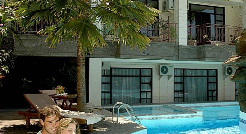 Vilarisi Hotel Legian Exterior foto